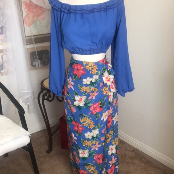Beautiful wrap Hawaiian silk skirt - Picture 2 of 7